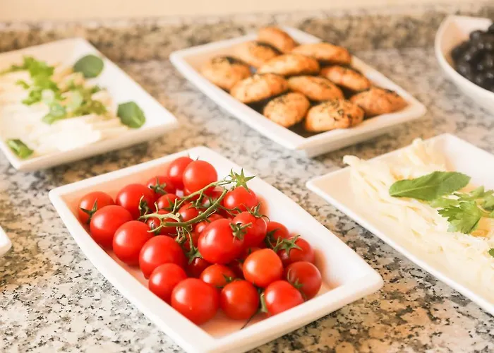 מלון Theodian 3*